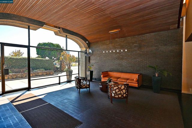 1555 Lakeside Drive 184, Oakland, CA 94612