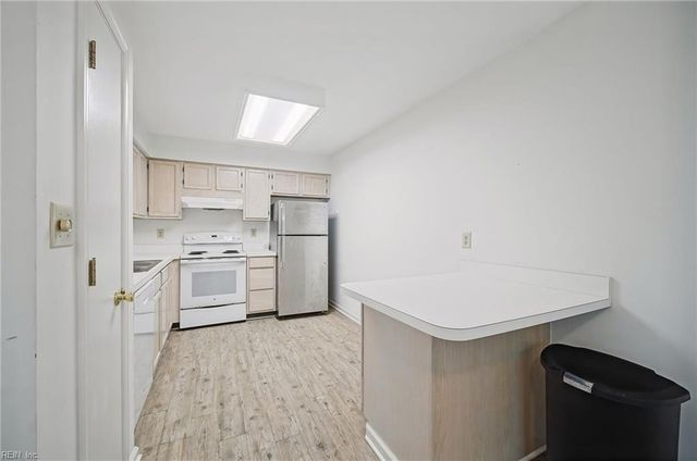 1313 Quail Creek Holw Apt C, Chesapeake, VA 23320