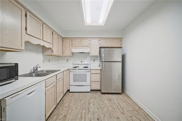 1313 Quail Creek Holw Apt C, Chesapeake, VA 23320