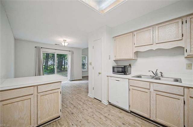1313 Quail Creek Holw Apt C, Chesapeake, VA 23320