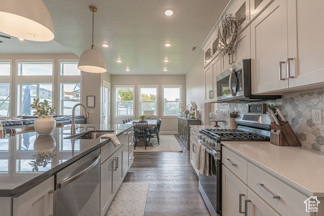 781 W 85 S, Hyrum, UT 84319