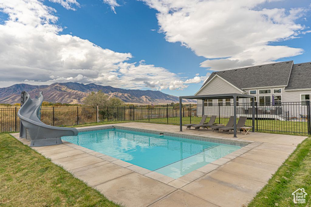 781 W 85 S, Hyrum, UT 84319
