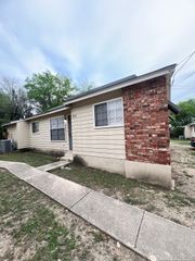 844 E Sunshine Dr Apt 301, San Antonio, TX 78228