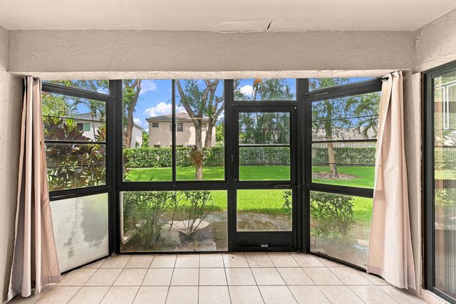 9825 NW 1ST Court, Plantation, FL 33324