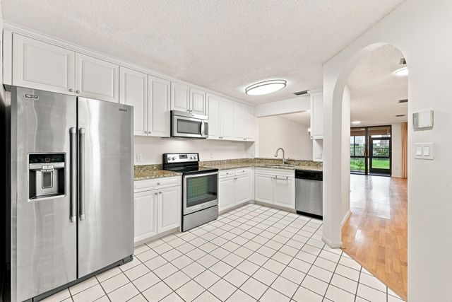 9825 NW 1ST Court, Plantation, FL 33324