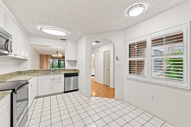 9825 NW 1ST Court, Plantation, FL 33324
