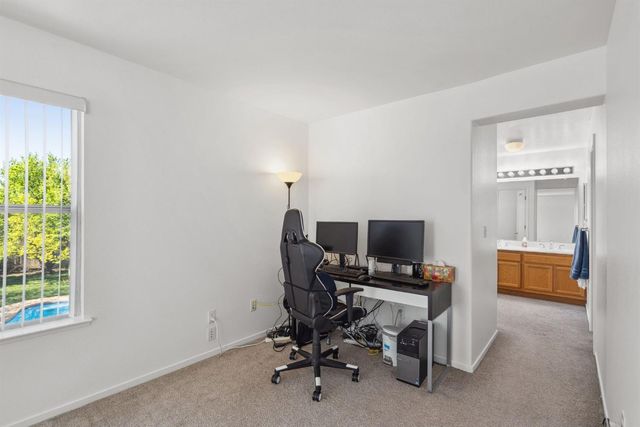 10 Cool Fountain Ct, Sacramento, CA 95833