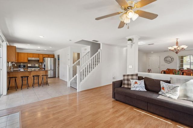 10 Cool Fountain Ct, Sacramento, CA 95833