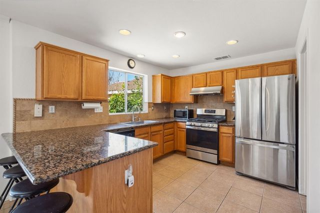 10 Cool Fountain Ct, Sacramento, CA 95833