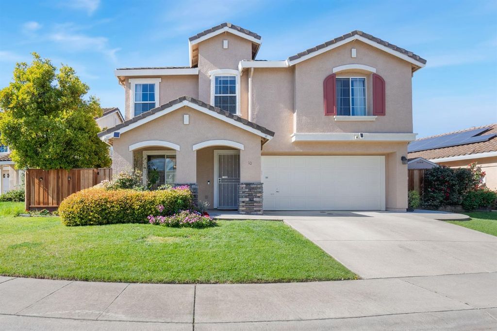 10 Cool Fountain Ct, Sacramento, CA 95833
