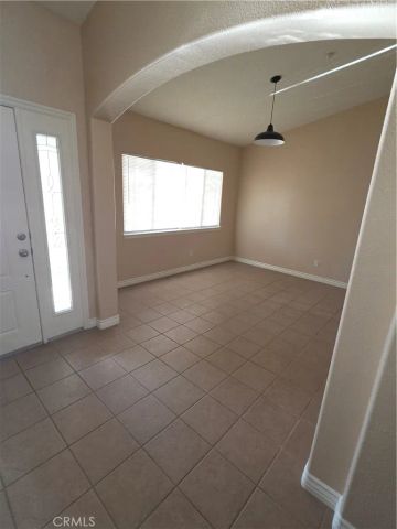 11020 Lantry, Oak Hills, CA 92344