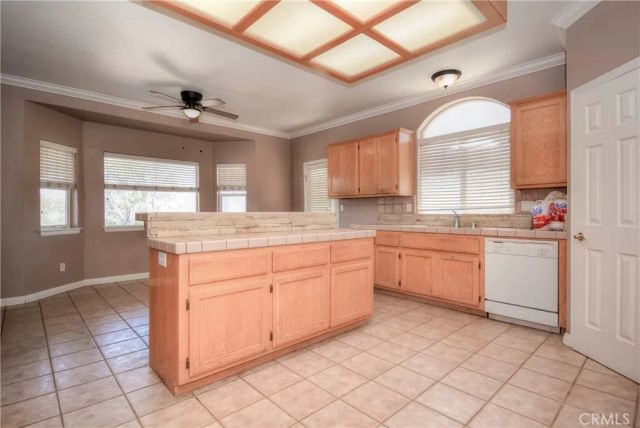 11020 Lantry, Oak Hills, CA 92344