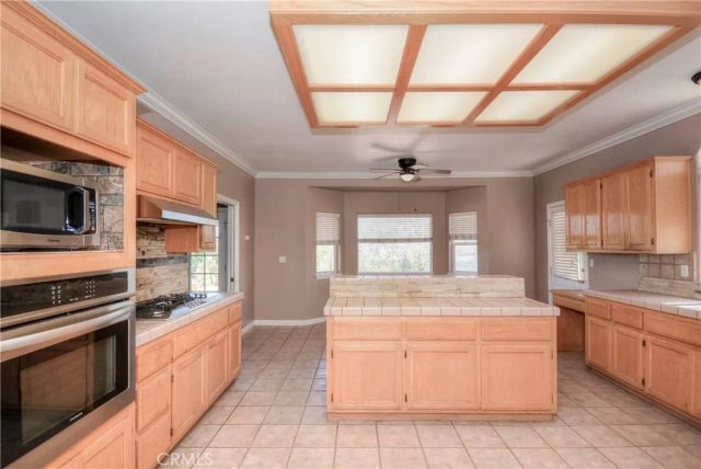 11020 Lantry, Oak Hills, CA 92344