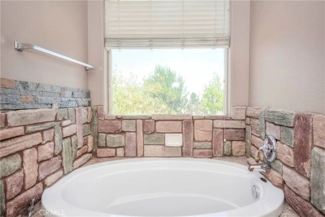 11020 Lantry, Oak Hills, CA 92344