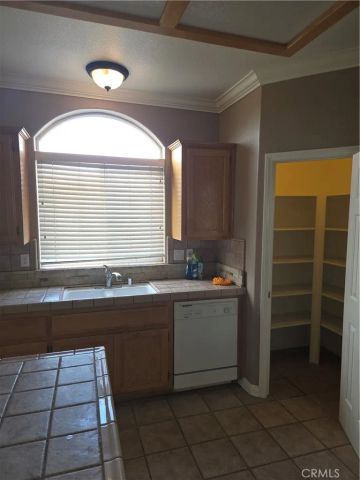 11020 Lantry, Oak Hills, CA 92344