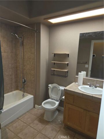11020 Lantry, Oak Hills, CA 92344