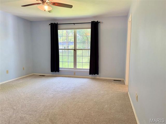 633 Lind Road, St Louis, MO 63125
