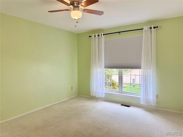 633 Lind Road, St Louis, MO 63125