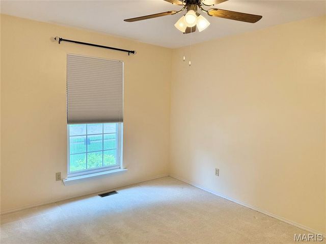 633 Lind Road, St Louis, MO 63125