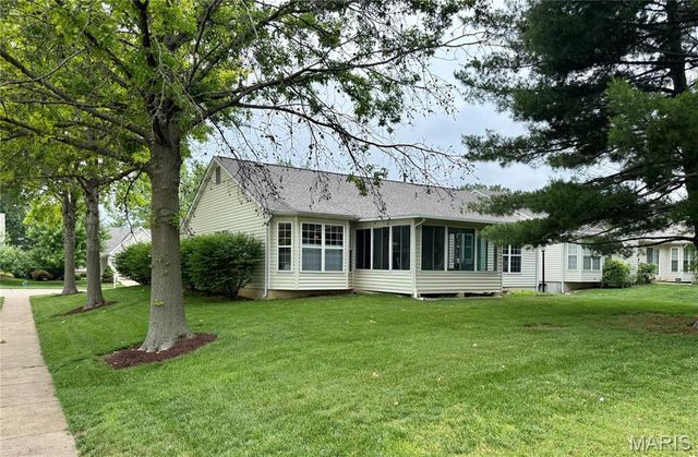 633 Lind Road, St Louis, MO 63125