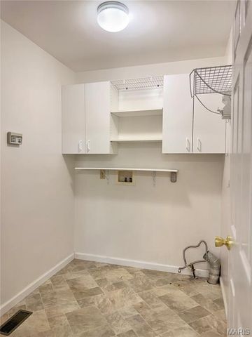 633 Lind Road, St Louis, MO 63125