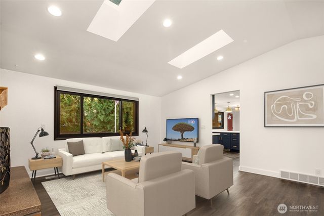 16417 210th Avenue NE, Woodinville, WA 98077