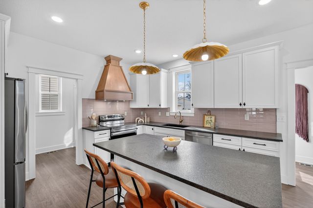 425 E Granger Avenue, Des Moines, IA 50315