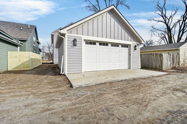 425 E Granger Avenue, Des Moines, IA 50315