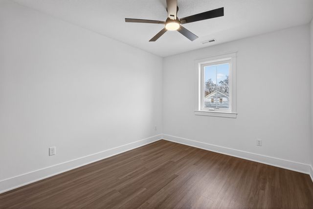 425 E Granger Avenue, Des Moines, IA 50315