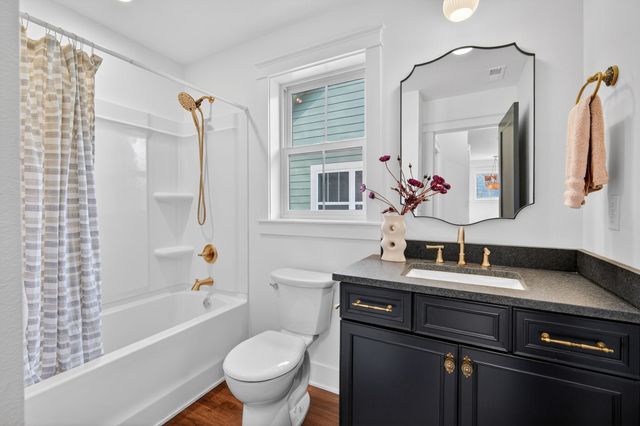 425 E Granger Avenue, Des Moines, IA 50315