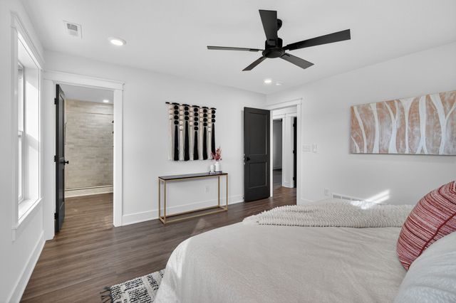 425 E Granger Avenue, Des Moines, IA 50315