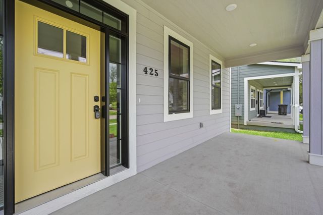 425 E Granger Avenue, Des Moines, IA 50315