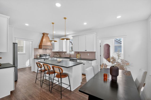 425 E Granger Avenue, Des Moines, IA 50315