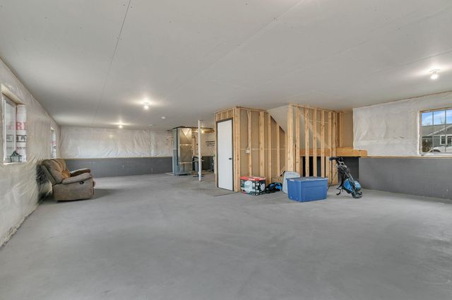 909 4th Street NE, Rice, MN 56367