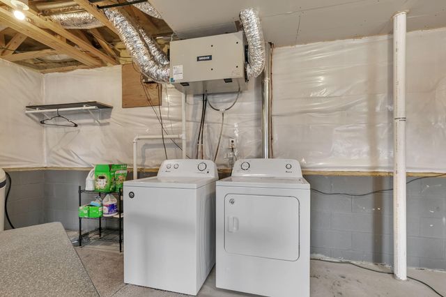 909 4th Street NE, Rice, MN 56367