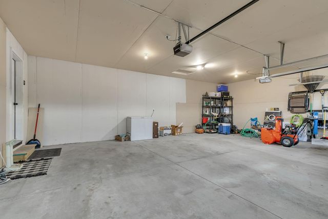 909 4th Street NE, Rice, MN 56367