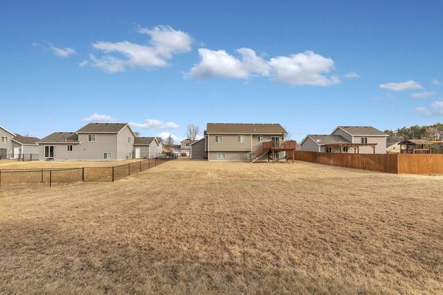 909 4th Street NE, Rice, MN 56367