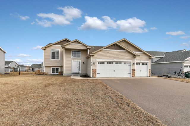 909 4th Street NE, Rice, MN 56367