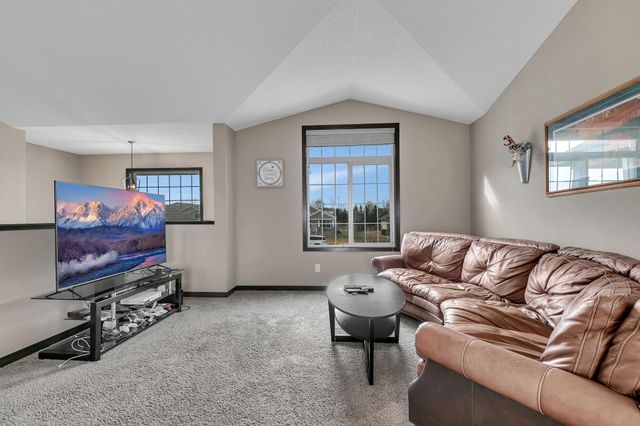 909 4th Street NE, Rice, MN 56367