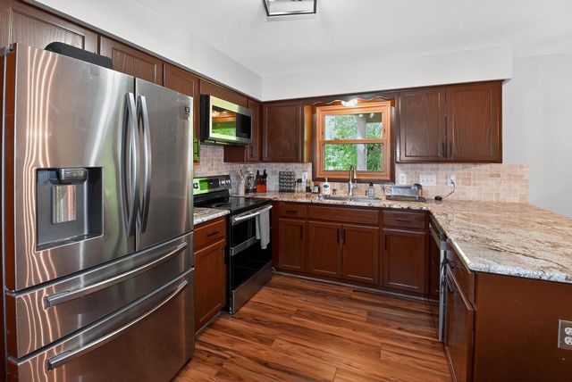 9015 S 84th STREET, Franklin, WI 53132