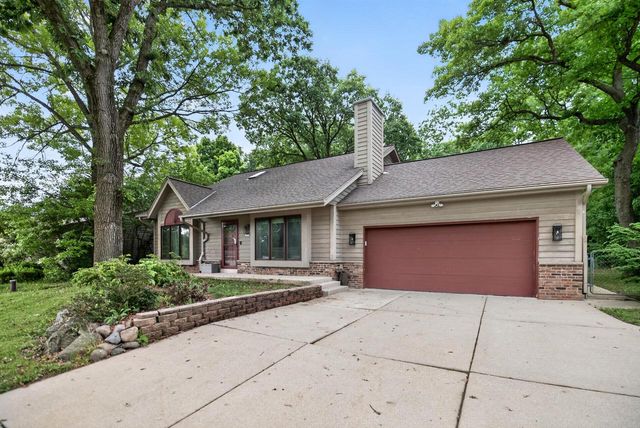9015 S 84th STREET, Franklin, WI 53132