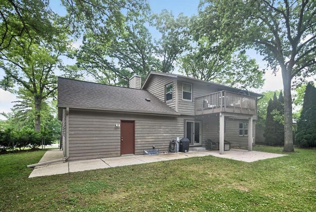 9015 S 84th STREET, Franklin, WI 53132