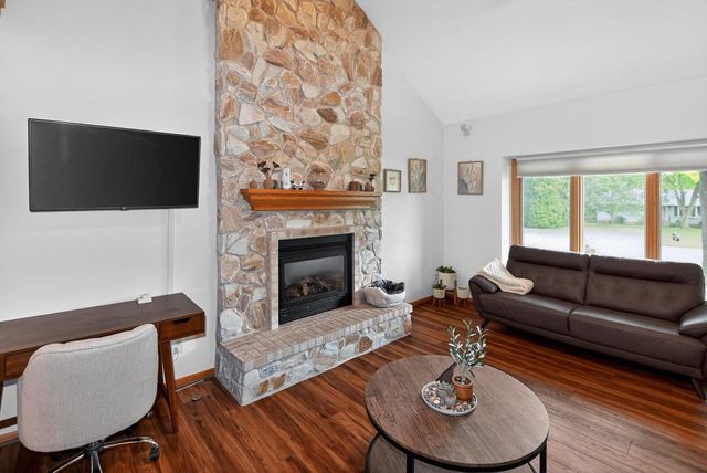 9015 S 84th STREET, Franklin, WI 53132