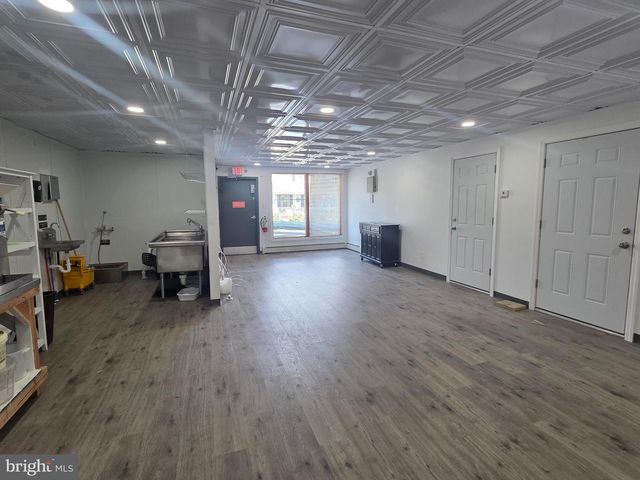 101 N BROADWAY, Pennsville, NJ 08070