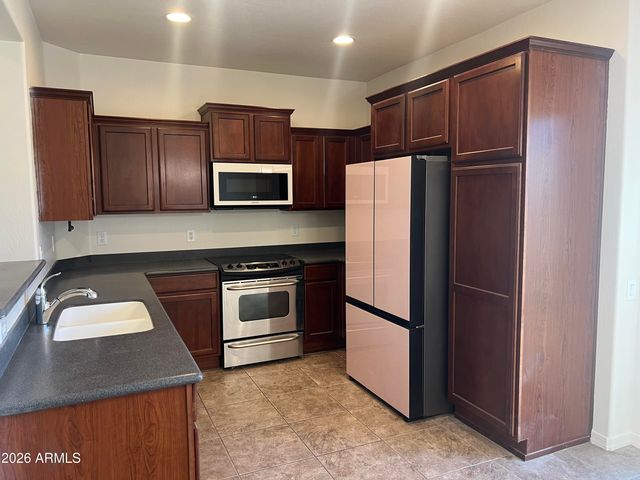 26708 N BABBLING BROOK Drive, Phoenix, AZ 85083