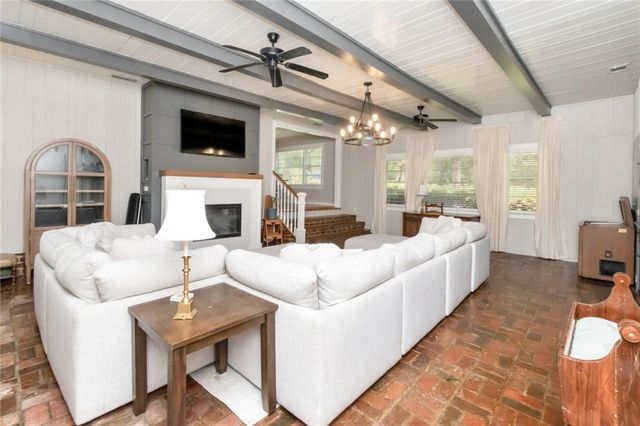 3905 Skyland Circle N, Mobile, AL 36693