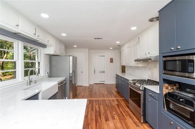 3905 Skyland Circle N, Mobile, AL 36693