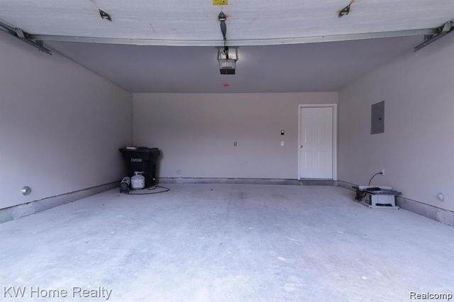 7637 Woodward Avenue, Detroit, MI 48202