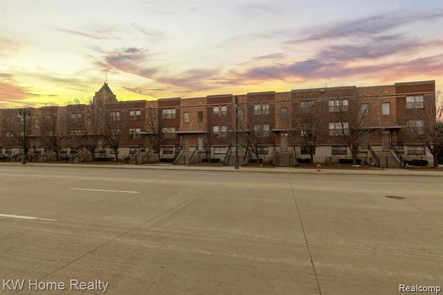 7637 Woodward Avenue, Detroit, MI 48202