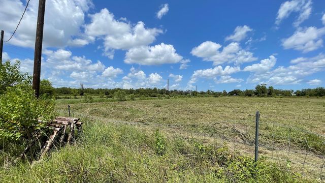 1602 County Road 62, Rosharon, TX 77583